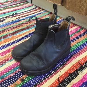 Size 6.5 Blundstone boots!